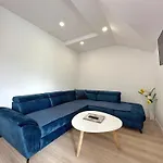 Center View *